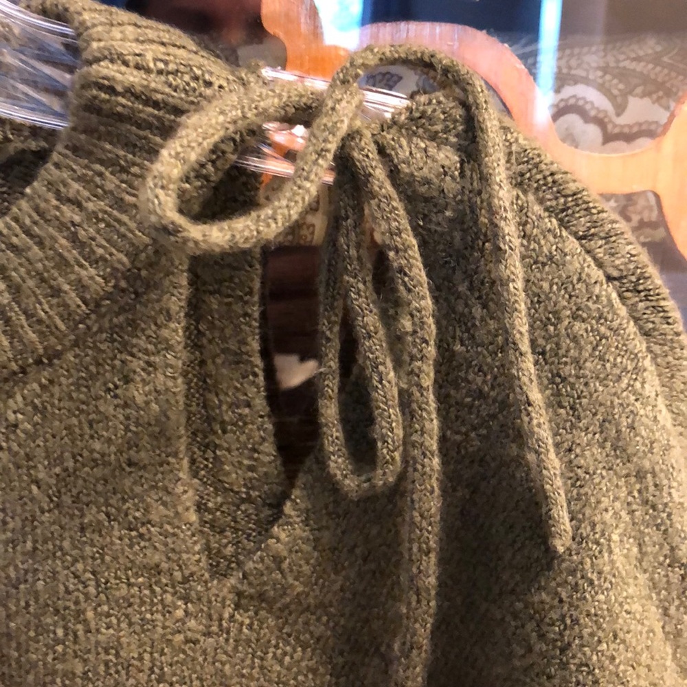 Sweater - Picture 3 of 3
